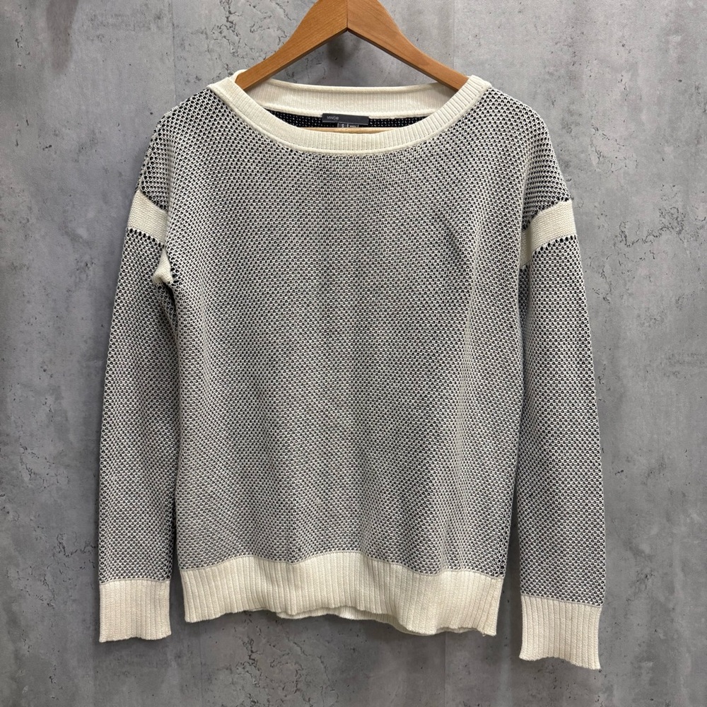 Colorblock Pattern Scoop Neck Sweater - Picture 2 of 5